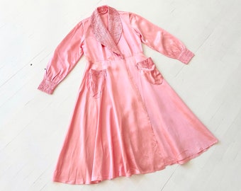 1940s Bubblegum Pink Rayon Robe