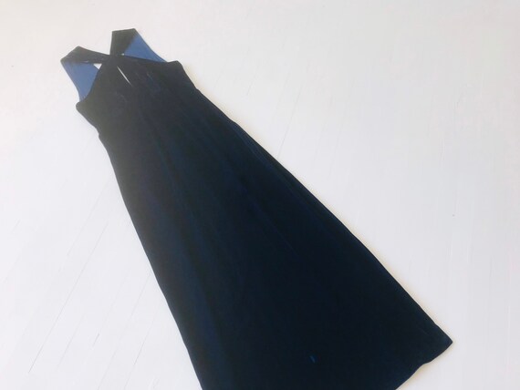 1970s Midnight Blue Velvet Keyhole Dress