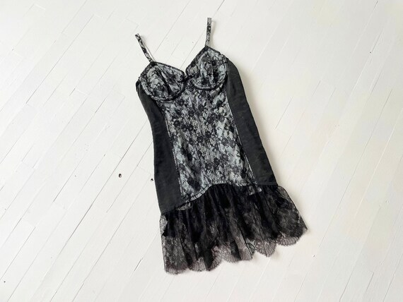 1950s Black Lace Bustier with Ruffled Hem - image 1