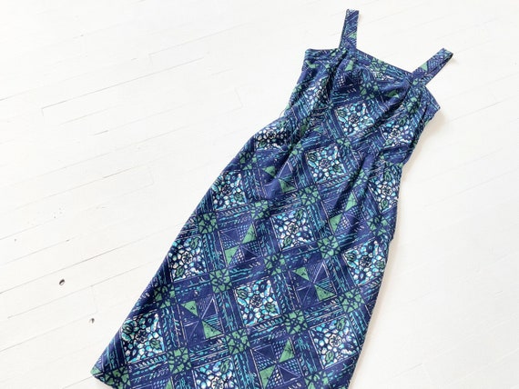 1950s Blue Batik Print Wiggle Dress - image 7