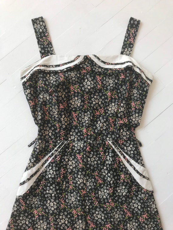 1950s Dark Floral Dress - image 2