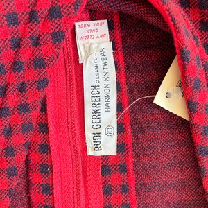 Robe longue en tricot de laine à carreaux rouge et bleu marine Rudi Gernreich années 60 image 7