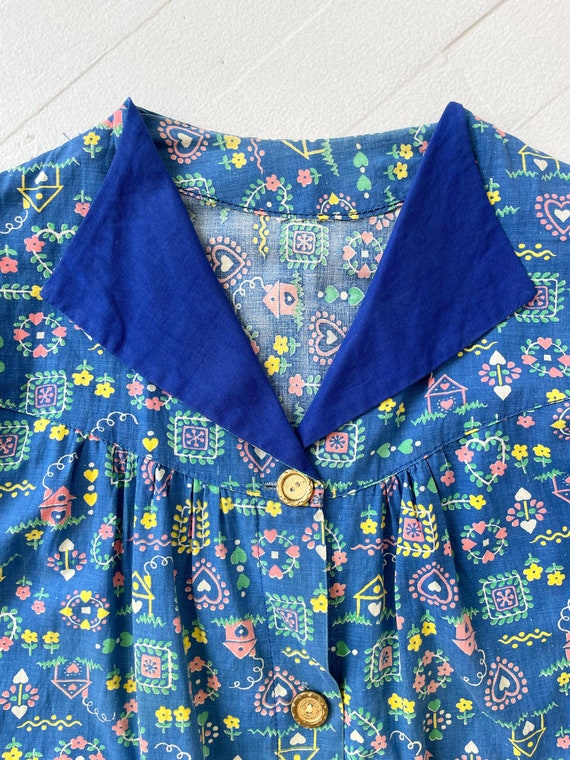 1950s Blue Novelty Print Cotton Smock - image 2