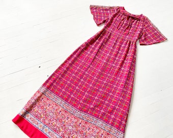 1970s Geometric Print Flutter Sleeve Maxi Dress