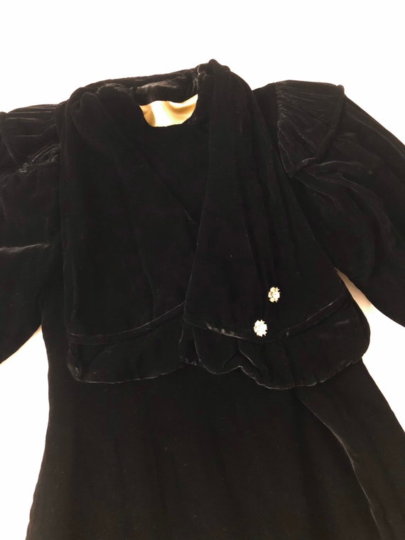 1930s Black Velvet Opera Coat - image 2