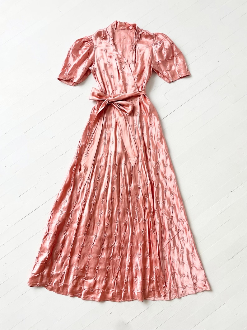 1940s Textured Pink Satin Puff Sleeve Dress / Robe image 3