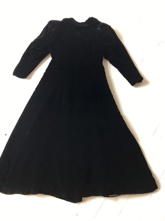 1930s Black Velvet Opera Coat - image 5