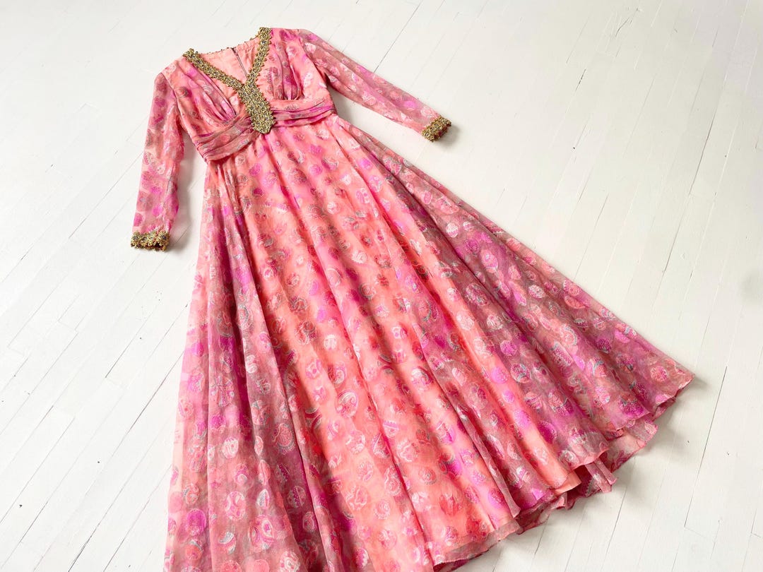 Short Sixty Dress Pink Paisley Print