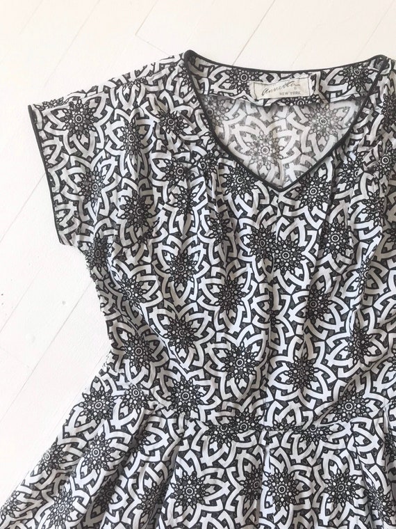 1950s Cut-Out Geometric Print Dress