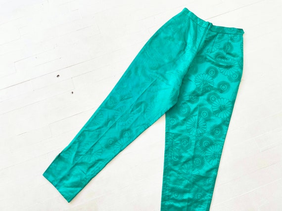 1960s Jade Floral Satin Cropped Pants - image 1