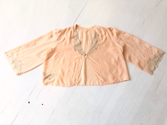 1940s Peach Lace Bed Jacket