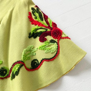 1960s Lime Green Linen Dress with Embroidered Bell Sleeves zdjęcie 4