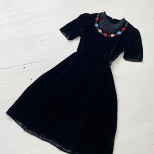 1940s Black Silk Velvet Dress – Beaded Floral Collar, XS/S Vintage