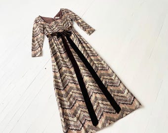 chinese dress ladies Nemidor Plus Size Maxi Dresses for Curvy Women Casual Summer Short Sleeve  Chevron Print Long Dress with Pocket 14-26(155,14,Black Blue) at Amazon  Women's Clothing store main image 1