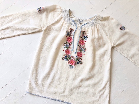 1970s Embroidered Floral Blouse