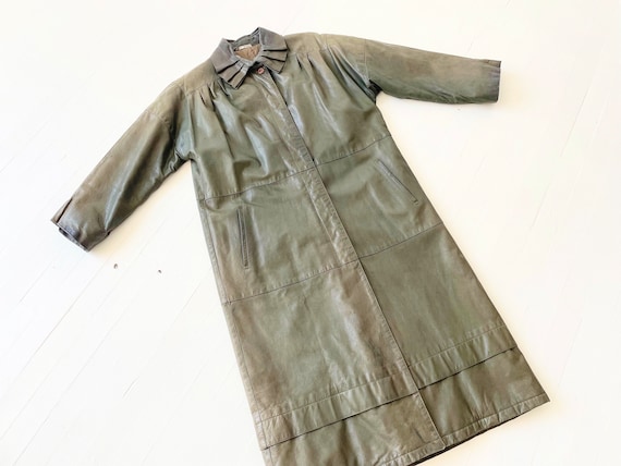 1990s Olive Green Leather Coat with Pleated Collar - image 1