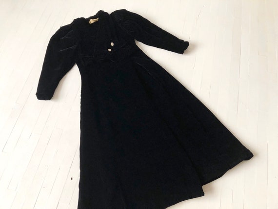 1930s Black Velvet Opera Coat - image 1