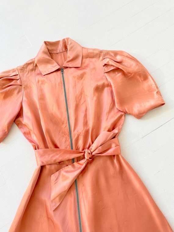1940s Peach Pink Rayon Satin Puff Sleeve Zip Fron… - image 2