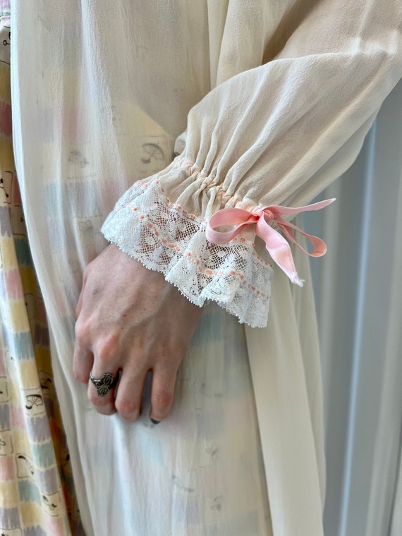 1930s Cream and Pink Silk Chiffon Peignoir - image 7