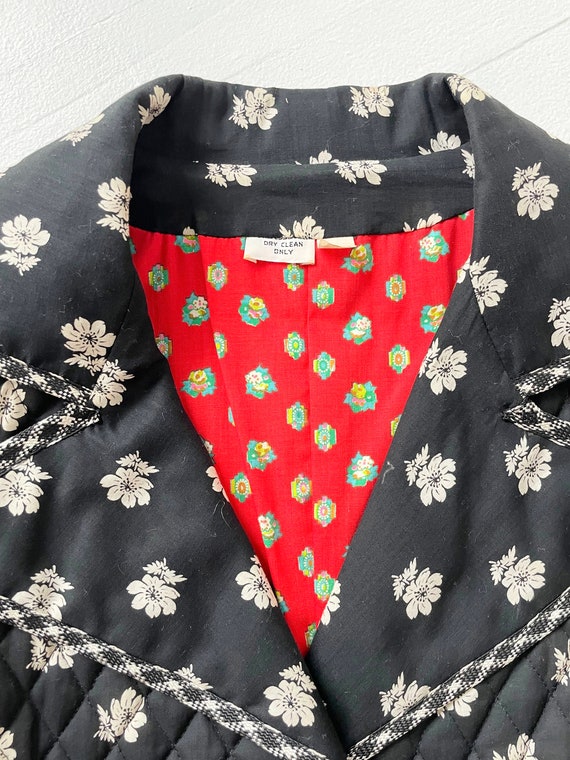 Women's Casual Quilted Jacket with Vintage Floral Print main image 0