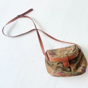 1970s Floral Suede & Leather Crossbody Bag – Structured Boho Shoulder Purse, Vintage