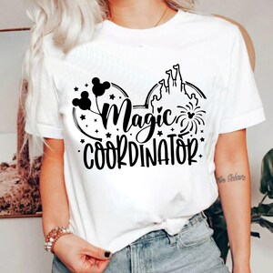 Magliette personalizzate per viaggi Disney, magliette Disneyland, maglietta per le vacanze Disney, maglietta coordinata per la famiglia Disney, maglietta del castello magico, Disneyworld