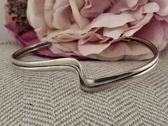 Vintage Solid Silver Wave Cuff Torc Bracelet - image 2