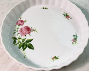 Fuente para quiche de porcelana vintage Christineholm Rose de 23 cm (9 pulgadas) con diseño floral, estilo cottagecore shabby chic, ideal para hornear y servir. Fabricada en Suecia.