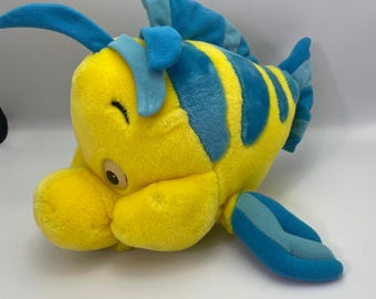 美品　ディズニー　上海ディズニーストア リトルマーメイド　フランダー　マスコット Amazon.co.jp: ディズニーストア公式 プリンセスフレンズ ぬいぐるみ