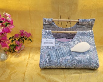 Casserole Carrier, gray, pink, purple paisley quilted fabric