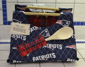 Casserole Carrier, New England Patriots NFL quilt print, size MEDIUM