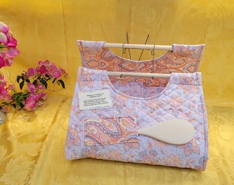 Casserole Carrier, soft gray with peach and yellow flowers quilted fabric