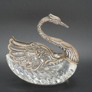 Vintage Kristall und versilbert Swan Dish | Klappflügel Schmuckstück oder Candy Bowl | Verzierte Glas & Metall Schwan Figurenbox