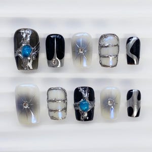 Black gothic press on nails Short nails/Star Nails/Aura nails/Silver Nails/Black Nails/3D Silver Chrome nails/Goth Nails/gothic nails
