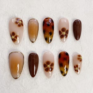 Leopard Press on nails long almond nails/Amber Nails/Brown Nails/Birthday Nails/Daily Nails/Elegant Nails/Leopard print nails/Floral Nails