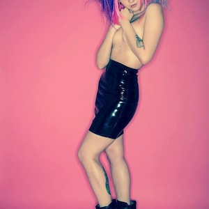 Minijupe taille haute Rubber Latex Basics