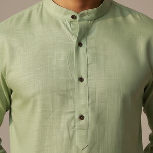 Kurta da uomo in cotone bianco: abbigliamento etnico indiano, fatto a mano immagine 7