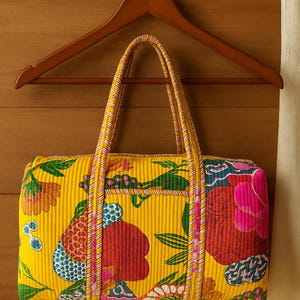 Gelb Floral Gesteppte Reisetasche: Handgemachte Indische Baumwolle Reisetasche