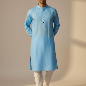 Kurta da uomo in cotone bianco: abbigliamento etnico indiano, fatto a mano immagine 11