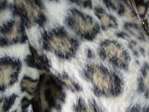 1960s 70s Faux Leopard Short Coat, Vintage Mod Zi… - image 5