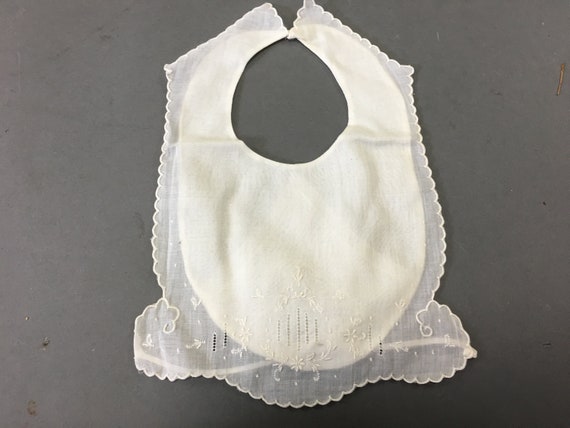 Antique Embroidered Baby Bib, 1900/20s  White Law… - image 1