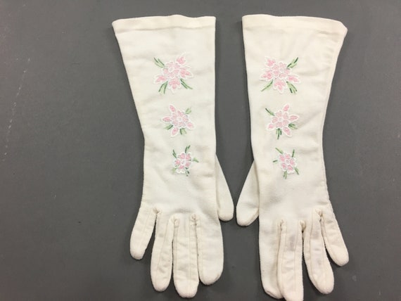 Vintage White Pink Embroidered Gloves,1950s Brace… - image 4