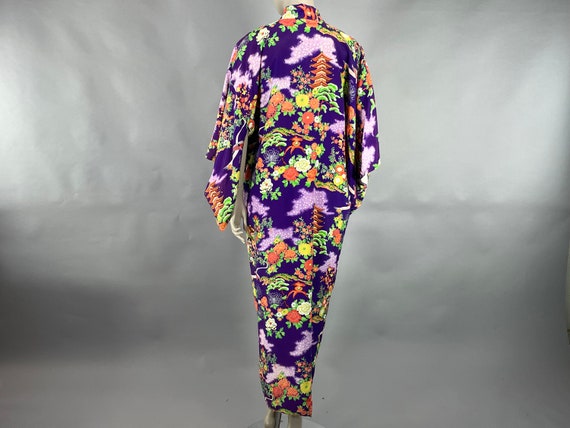 1940s Purple Long Kimono, Rayon Pagoda Chrysanthe… - image 5