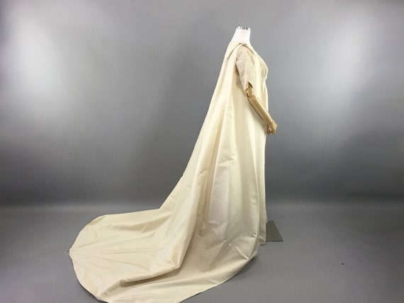1960s Wedding Dress with Matching Cape, Small Vin… - image 6