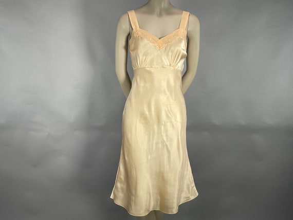 Vintage 1930's DEADSTOCK Peach Silky Rayon Bias C… - image 1