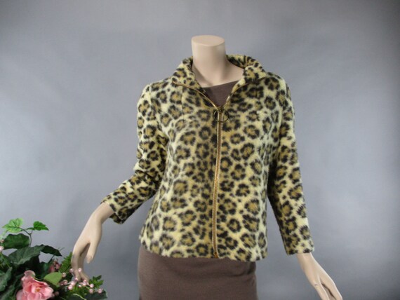 1960s 70s Faux Leopard Short Coat, Vintage Mod Zi… - image 1