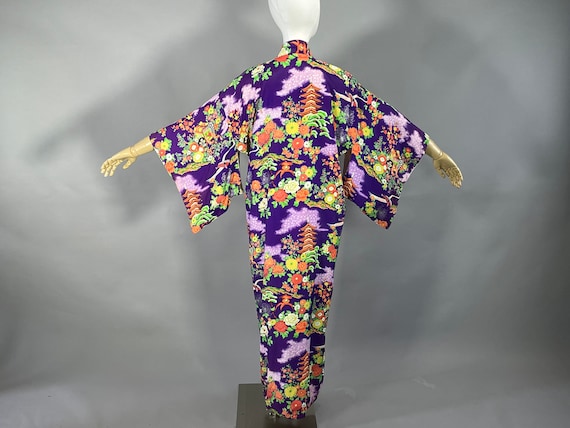 1940s Purple Long Kimono, Rayon Pagoda Chrysanthe… - image 3