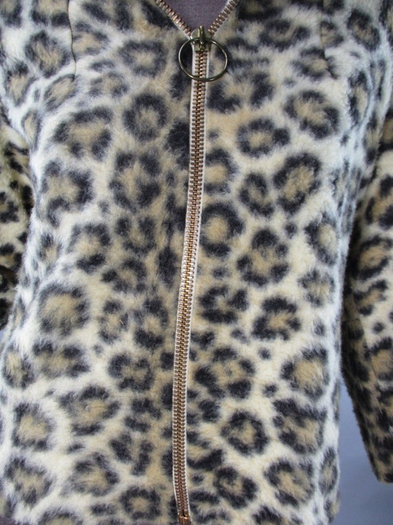 1960s 70s Faux Leopard Short Coat, Vintage Mod Zi… - image 6