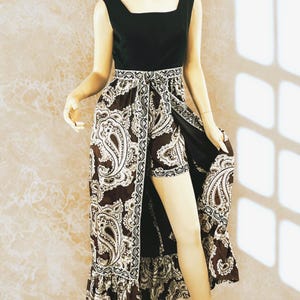 1970s Floral Paisley Dress with Hot Pants Black Knit Top Floral Paisley Skirt, Separate Pants Jumpsuit Mod Hostess Shorts Skirt Set S - VFG
