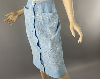 Vintage 1940s - 1950s Skirt, 50s 60s Blue Linen Embroidered Floral Eyelet Pencil Front Button Skirt, Pockets Belt Summer, XS Waist 26, VFG